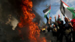 احتجاجات فلسطينية قبيل نشر “صفقة القرن”.. واشتباكات بين متظاهرين والجيش الإسرائيلي